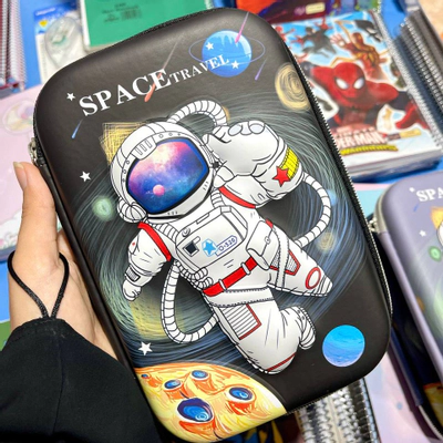 جامدادی تبلتی فضانورد