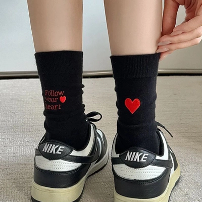 جوراب ساقدار گلدوزی follow your heart