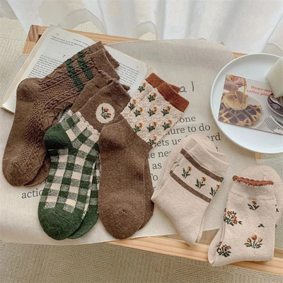 جوراب ساقدار تم پاییزی