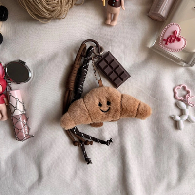 چارم‌بگ کروسان و شکلات